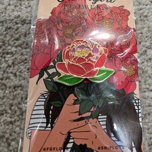 Farmgirl Flower Pin